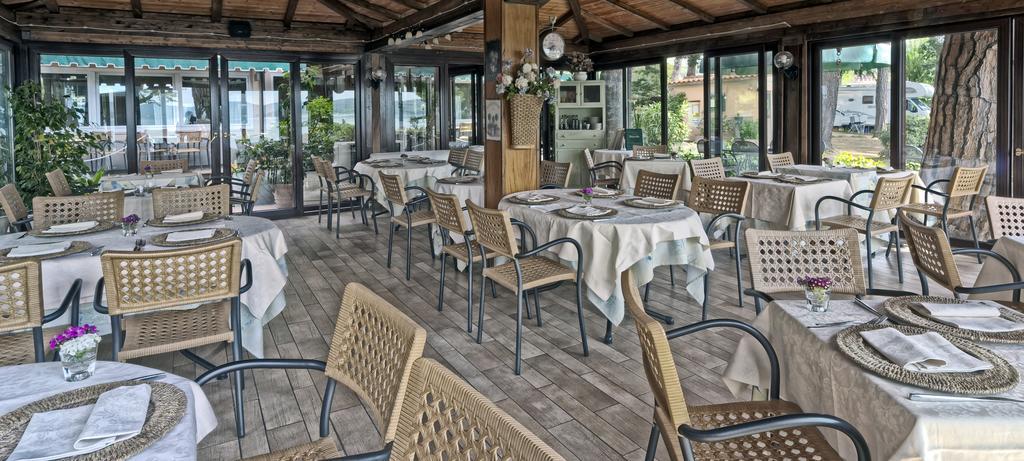 Hotel Kursaal Passignano sul Trasimeno Kültér fotó