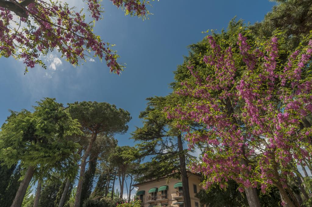 Hotel Kursaal Passignano sul Trasimeno Kültér fotó
